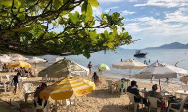 Prefeitura de Ilhabela reforça regras para uso de mesas e cadeiras nas praias e calçadas.