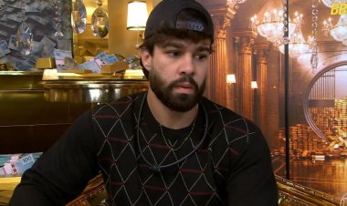 Expulsão. BBB 26 mostra momento em que Jonas cai após empurrão de Paulo Augusto.