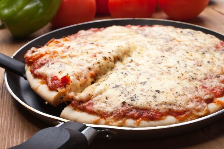 Pizza rapidíssima de frigideira