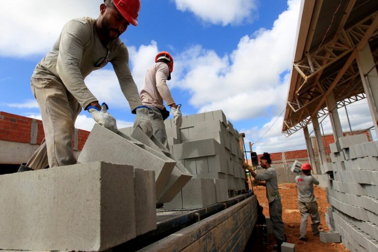 PAT de São Sebastião realiza mutirão de empregos com vagas na construção civil nesta quarta-feira