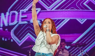 Milhares de pessoas lotam a Praça Pôr do Sol no encerramento do Festival de Verão