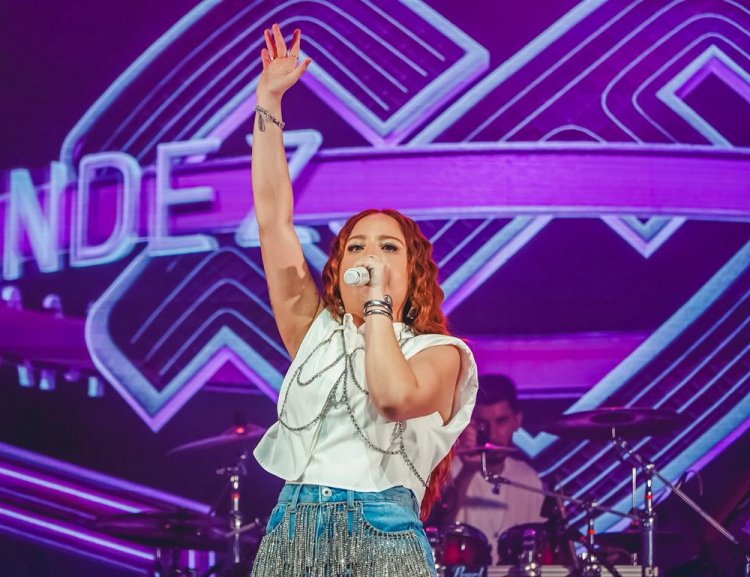 Milhares de pessoas lotam a Praça Pôr do Sol no encerramento do Festival de Verão